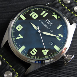IWC ビッグ パイロット クォツムーブ搭載