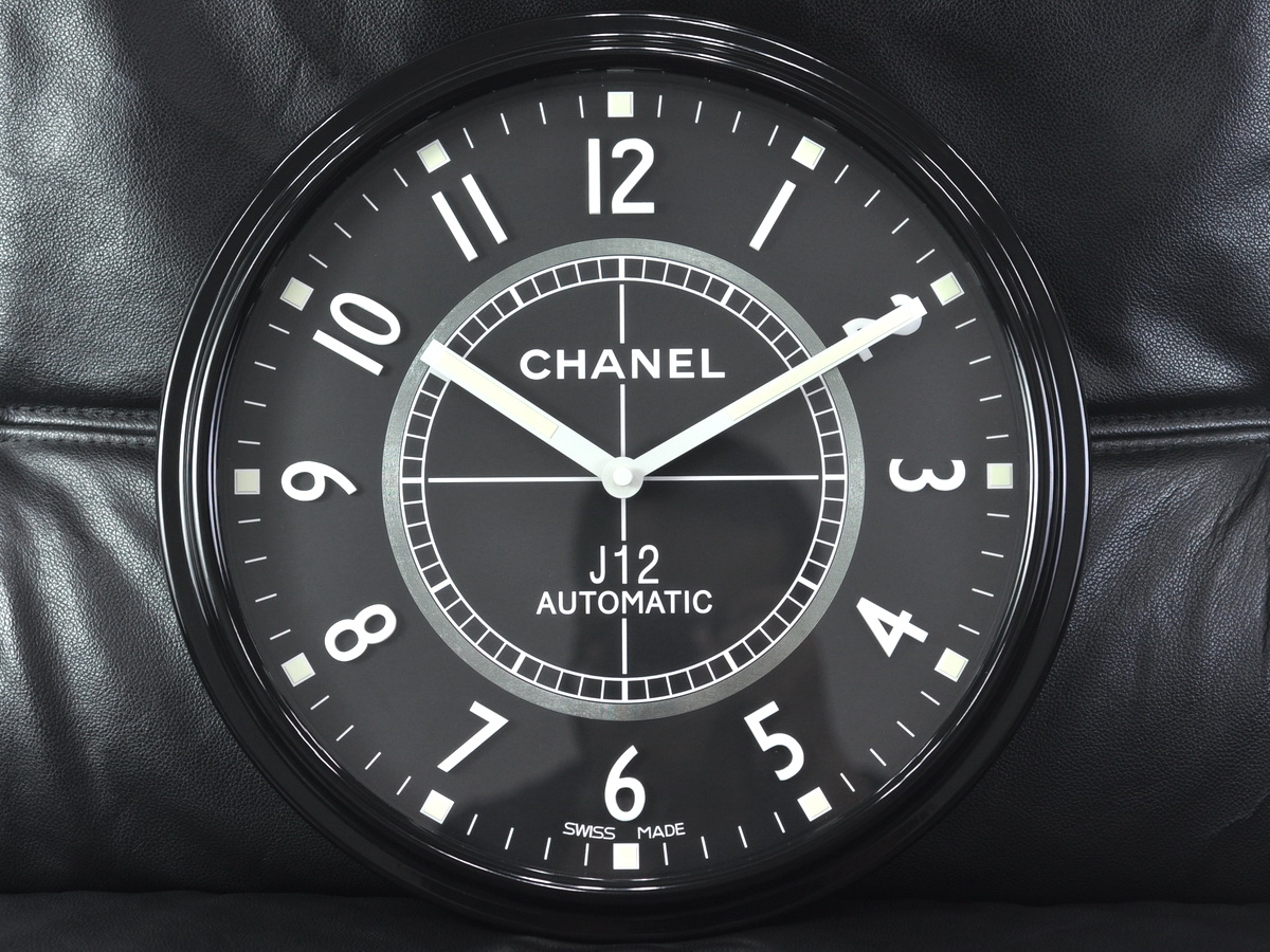Chanel香奈兒J12系列壁掛時鐘黑色PVD外殼搭配石英機芯
