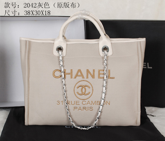 Chanel 帆布手提包 時尚加分