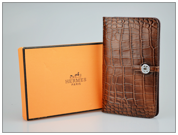 商務人士出國必備-愛馬仕Hermes鱷魚紋護照夾-旅途上的最佳品味襯托